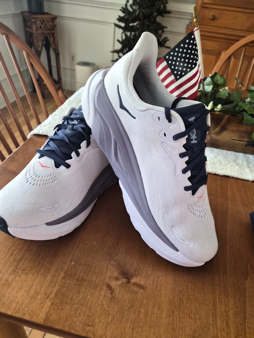 Hoka Arahi 8